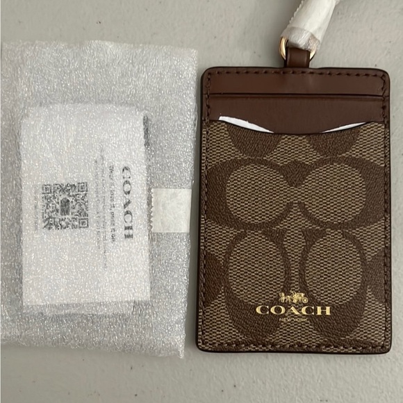 Coach Id Lanyard In Signature Canvas - Picture 1 of 1